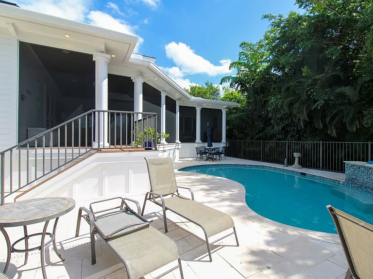 2150 Marina Dr — Photo 12