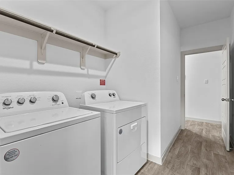 2905 Highgate Hill Ln — Photo 8