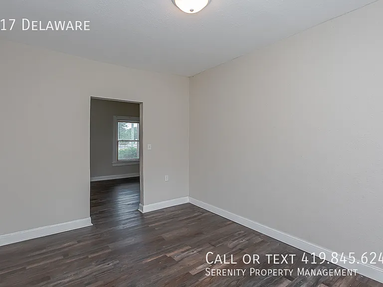 517 W Delaware Ave — Photo 13