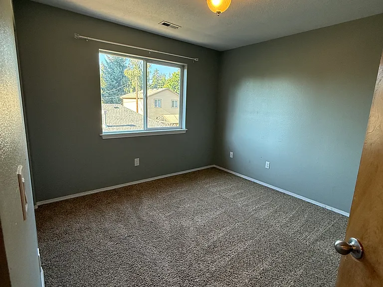 21421 SE Oak St — Photo 19