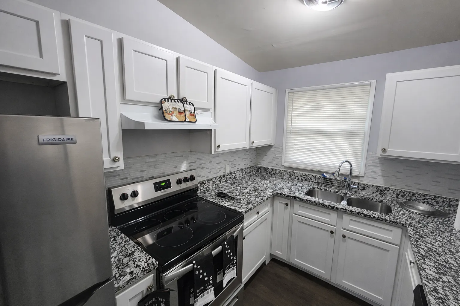 4 bed, 2.5 bath, 1250 sqft, $2,700 — Photo 4