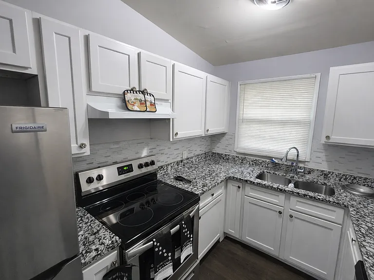 4214 Canby Ln — Photo 4