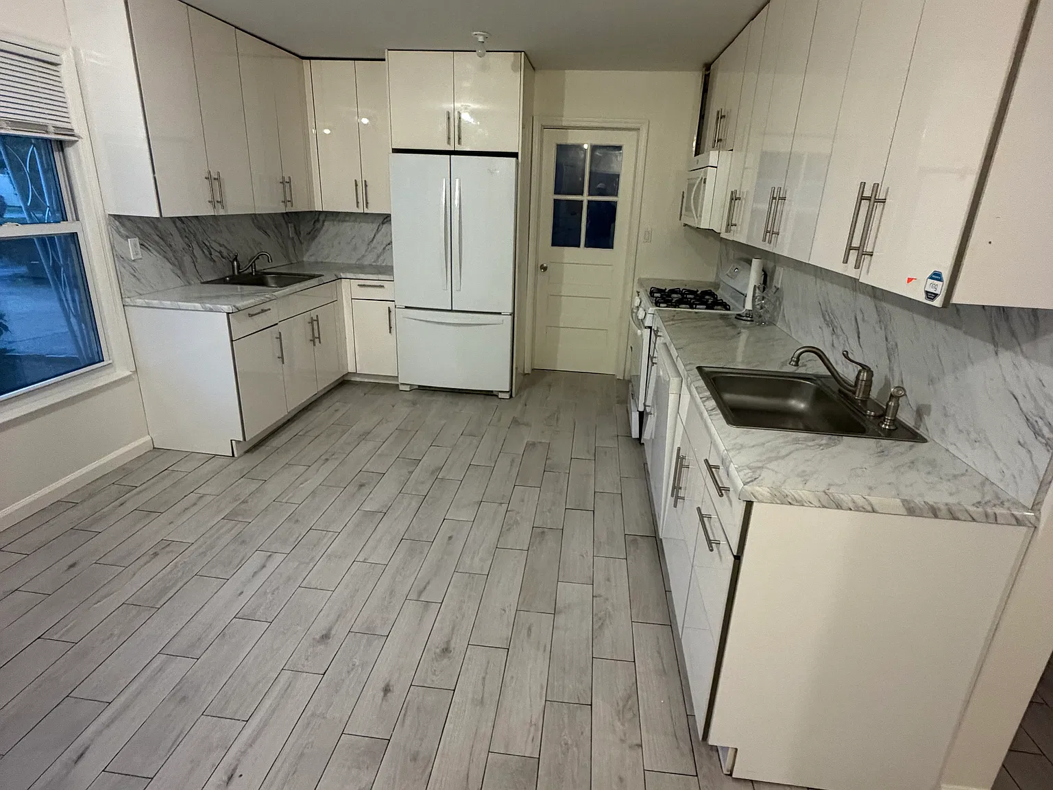 4 bed, 1426 sqft, $5,500 — Photo 2