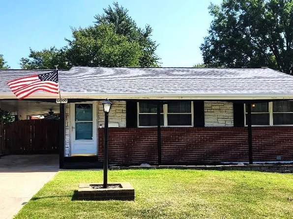 11000 Whitehall Manor Dr, Bridgeton, MO 63044