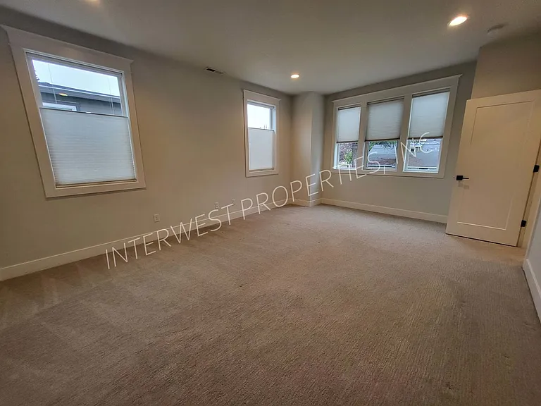 7114 NE 8th Ave #A — Photo 23