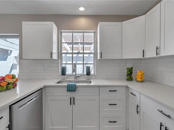 5th image of 4144 Lyndhurst Ct