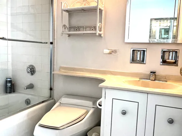 1065 Park Avenue image 7 of 12