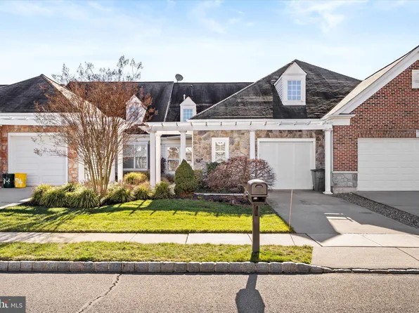 72 Sparrow Dr, Hamilton, NJ 08690