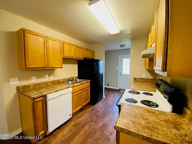 17310 Avondale Cir — Photo 4