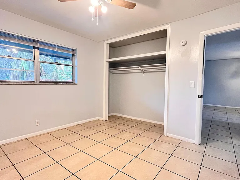 919 S G St — Photo 14