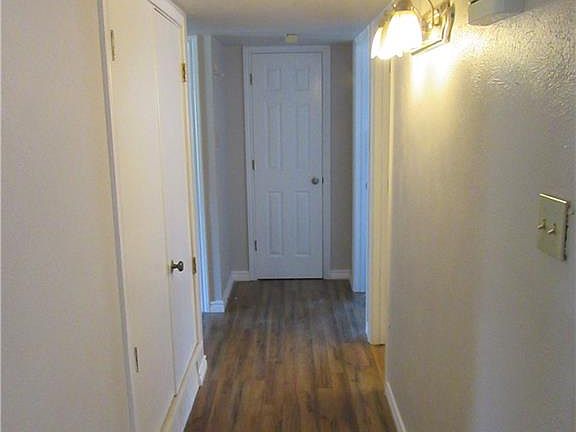 5th image of 4212 Woodbluff Dr