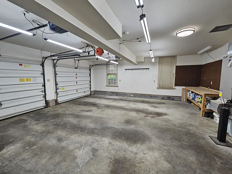 125 Woodmere Ct — Photo 38