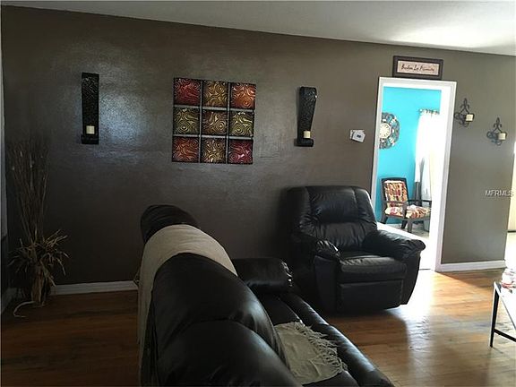4th image of 832 Tucker Ave