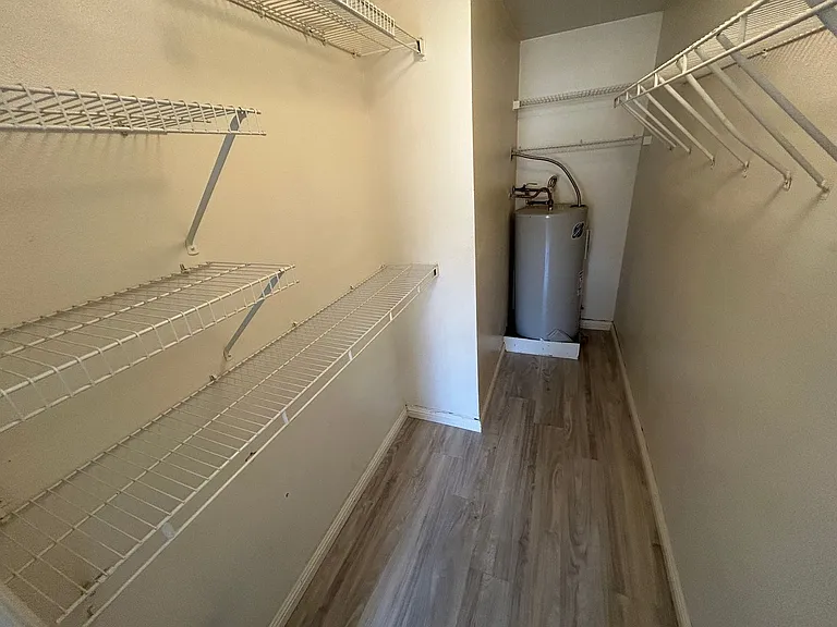 5154 S Jones Blvd #202 — Photo 14