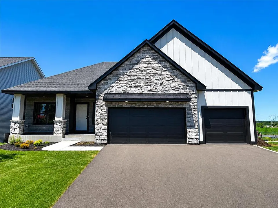 13842X Arrowhead Way