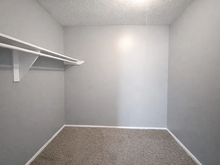 Bellwood Haven Apartment Community — Photo 30