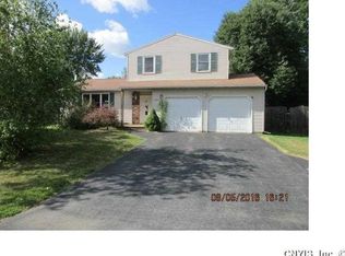 4215 Inverrary Dr, Liverpool, NY 13090