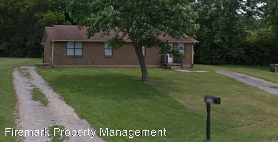 2nd image of 240 Greenleaf Cir