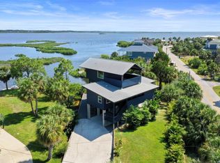 10701 Pine Island Dr, Weeki Wachee, FL 34607