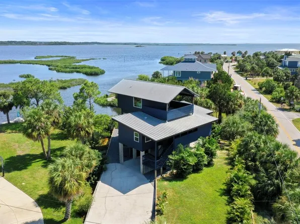 10701 Pine Island Dr, Weeki Wachee, FL 34607