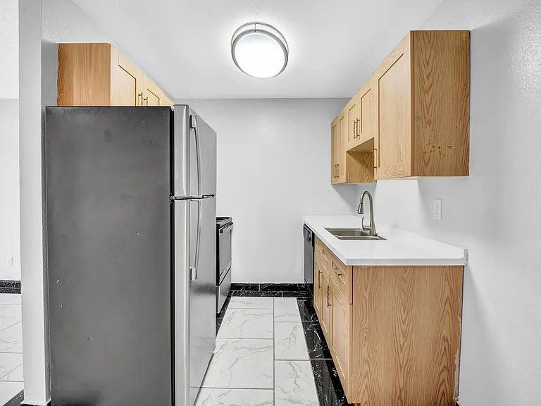 Fountain Oaks Apartments — Photo 22