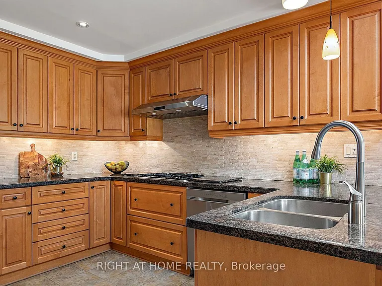 40 Catalina Dr — Photo 13