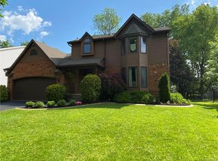 334 Greengage Cir, East Amherst, NY 14051