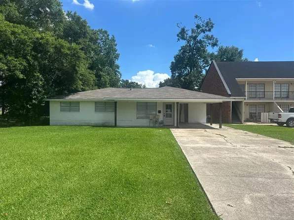 711 Court St, Port Allen, LA 70767