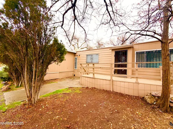 4738 W Leonesio Dr, Sun Valley, NV 89433