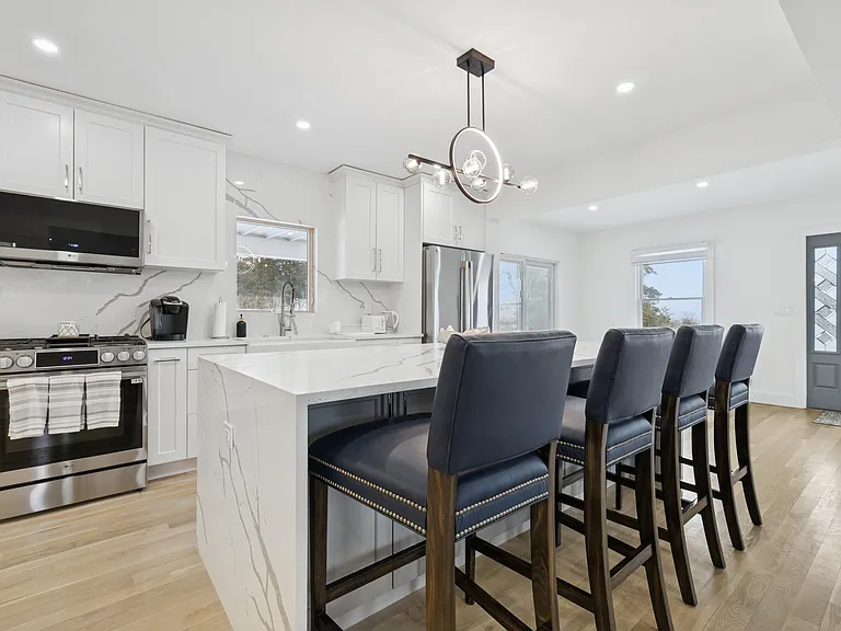 10 Sagamore Rd — Photo 10