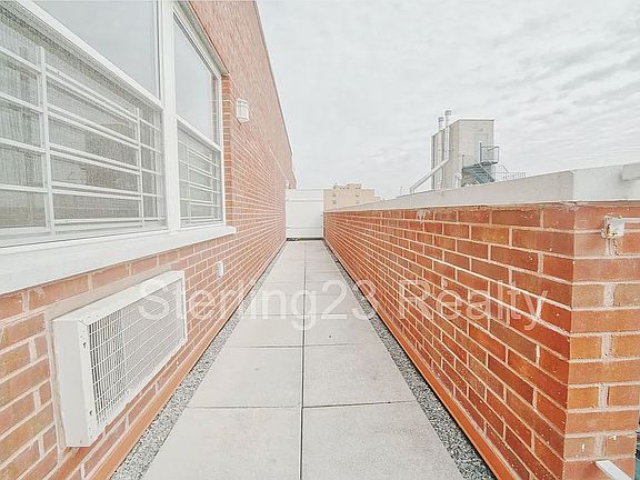 2nd image of 25-50 Crescent St #9