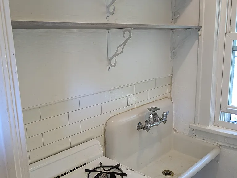 1922 Sharon Ave SE #3 — Photo 9