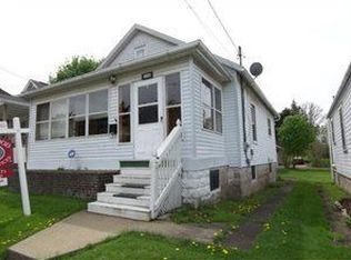 1021 Webster St, Farrell, PA 16121