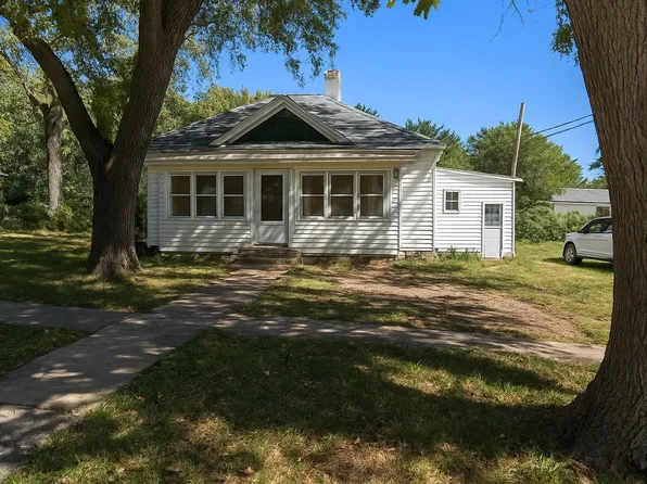 807 N St, Neligh, NE 68756