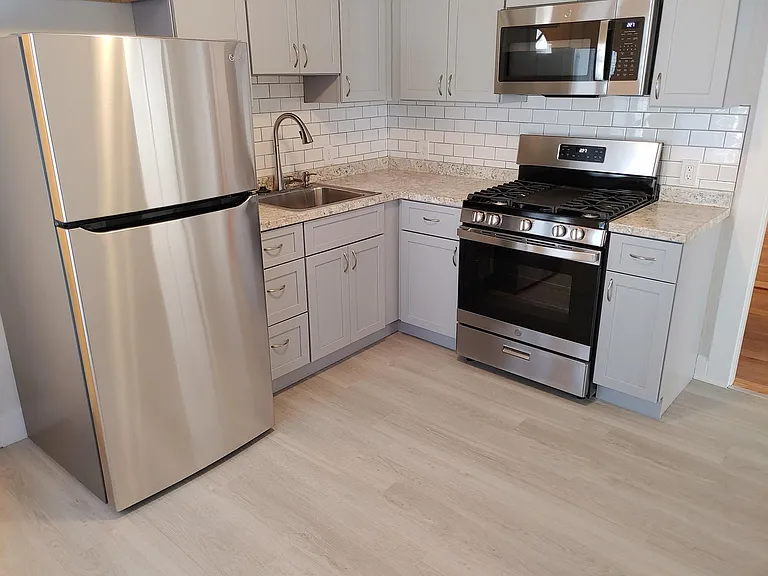 156 South St — Photo 2