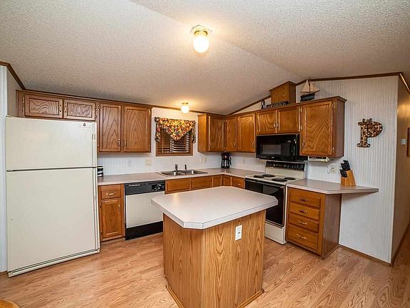 5th image of 622 Mallard Creek Dr