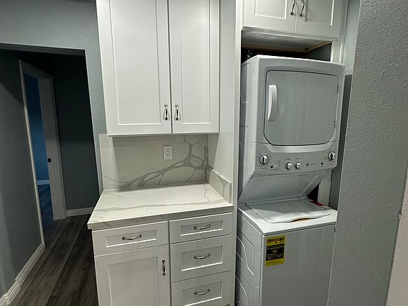 5th image of 816 Oakwood St Unit 1