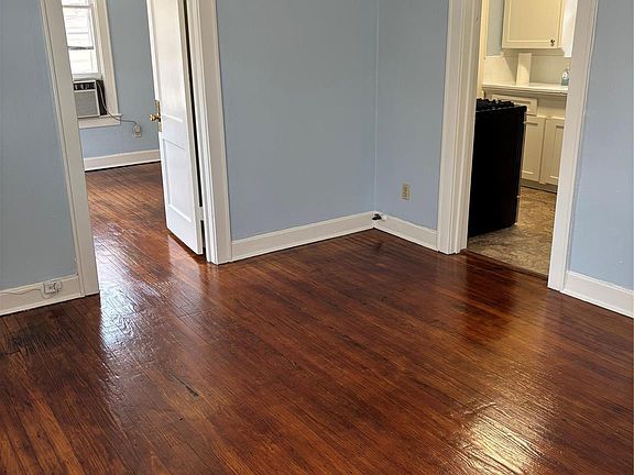 3rd image of 4304 Pease St #1/2