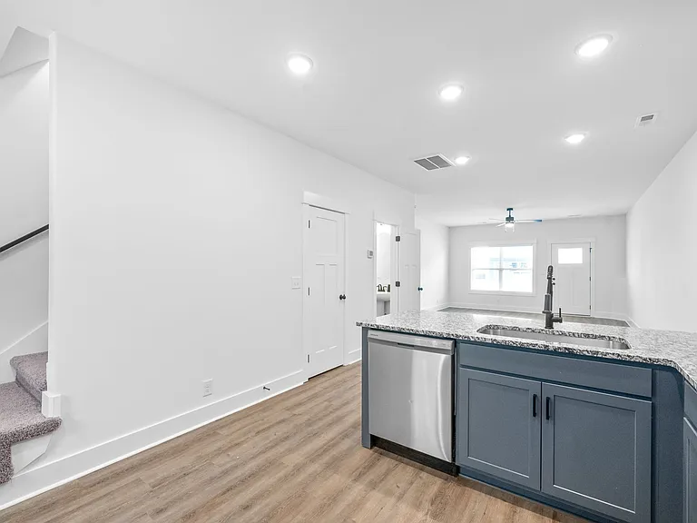 323 S Ridge Trl — Photo 14
