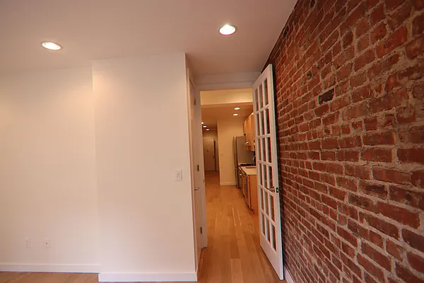 Rented by PMG Real Estate  | media 31