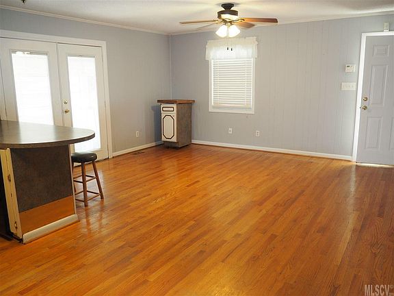 5th image of 1833 Bowman Ave