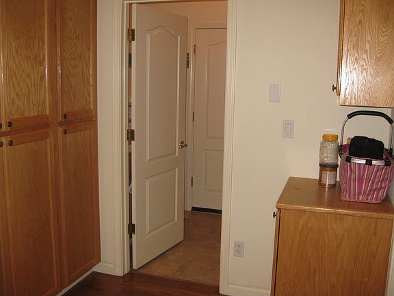 4th image of 110 Spikerush Cir