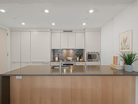 4th image of 241 W 19th St #7S