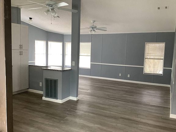 4th image of 10837 Hayden Ave