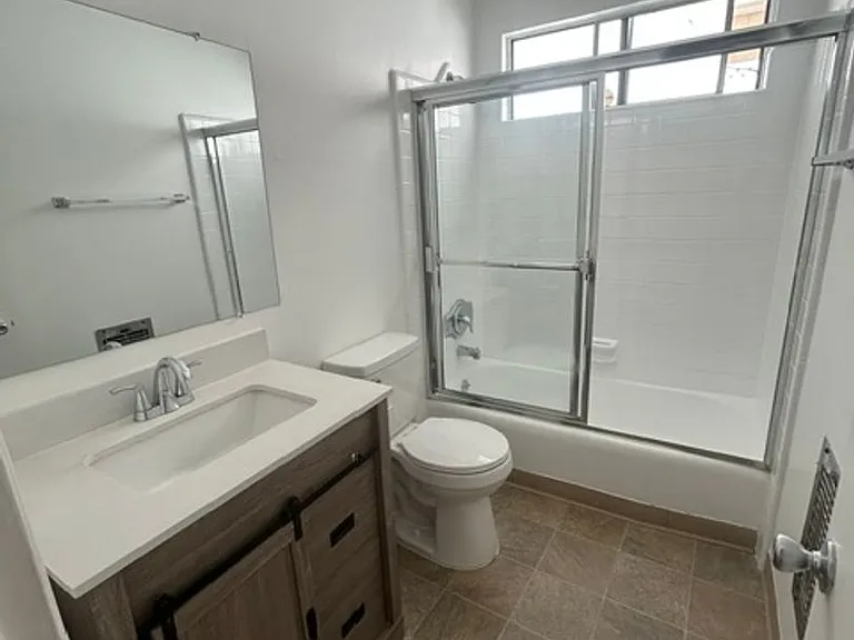 1920 Manning Ave — Photo 6
