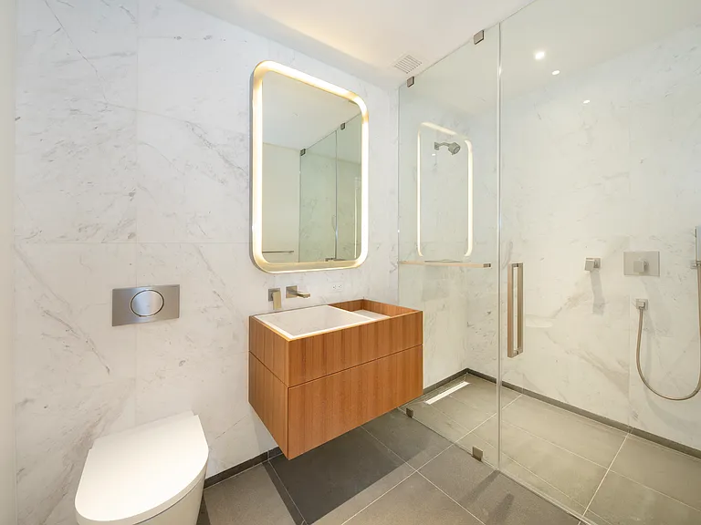 75 Kenmare St #4D — Photo 15