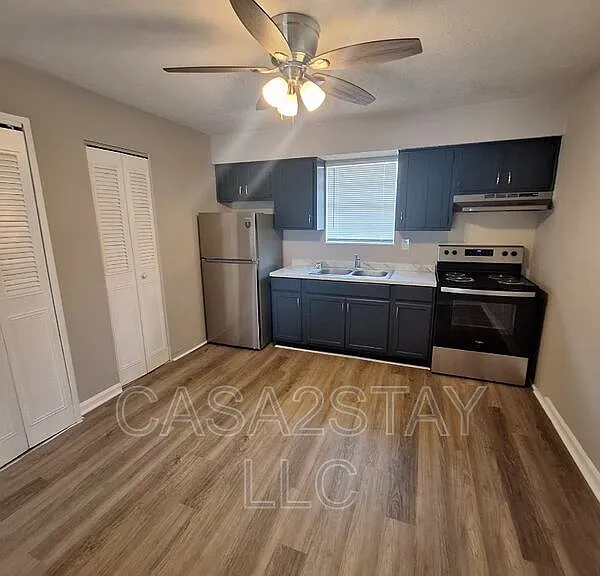 329 Redmar Blvd #11 — Photo 3