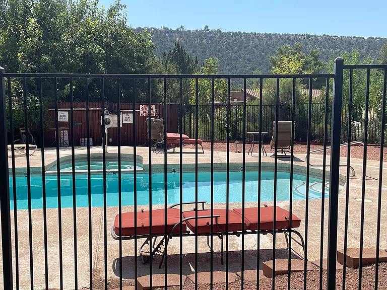 250 Sunset Dr #19 — Photo 11