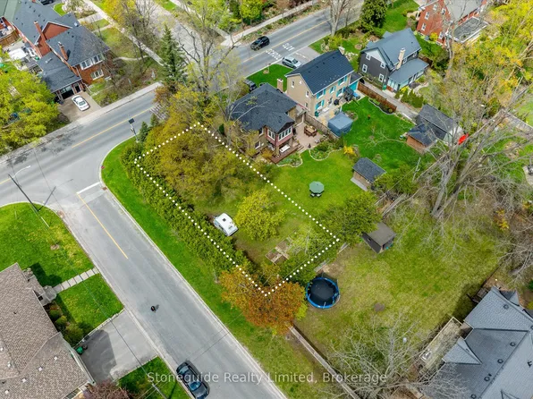 665 Weller St, Peterborough, ON K9J 4W8
