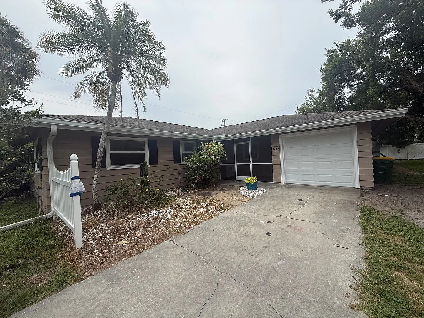 3 Bedroom 2 Bath Single Family Home w/Garage & Bonus Room — Photo 2